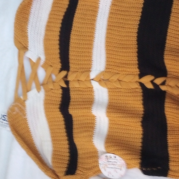 FCT small yellow, white, and black cropped long sleeve sweater - Picture 3 of 3